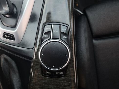 Used 2018 BMW 330e image 27