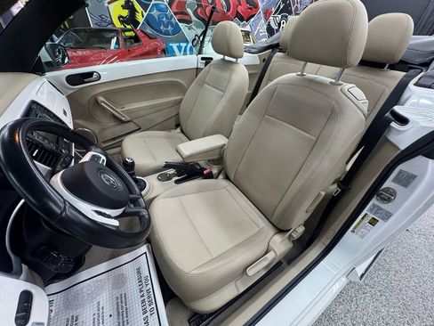 Used 2013 Volkswagen Beetle TDI FWD image 19