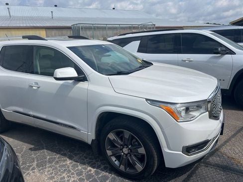 Used 2019 GMC Acadia Denali w/ Technology Package AWD/4WD image 2