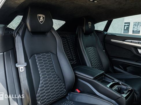 Used 2019 Lamborghini Urus AWD/4WD image 38