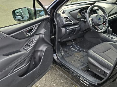 Used 2022 Subaru Forester Premium AWD/4WD image 19