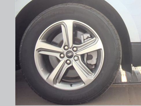 Used 2024 Ford Edge SEL w/ Convenience Package image 10