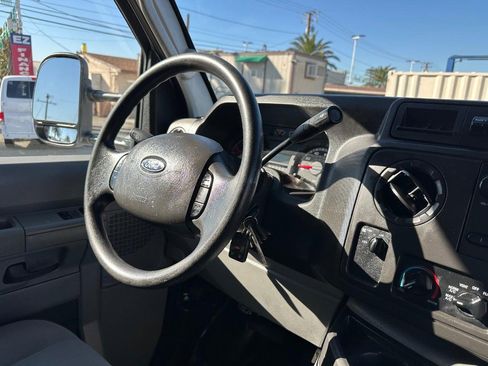 Used 2019 Ford E-450 and Econoline 450 Super Duty w/ Power Windows & Locks Group image 33