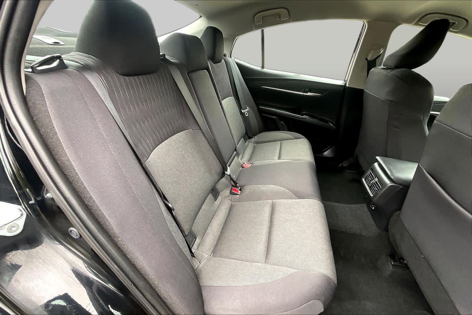 Used 2025 Toyota Camry LE FWD image 19