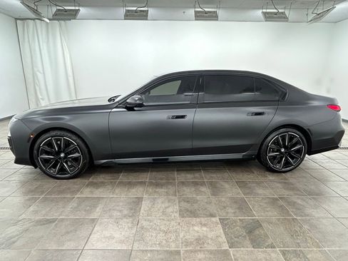 Used 2023 BMW 760i xDrive AWD/4WD image 2
