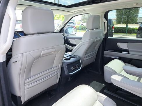 Certified 2025 Ford Expedition Active image 10
