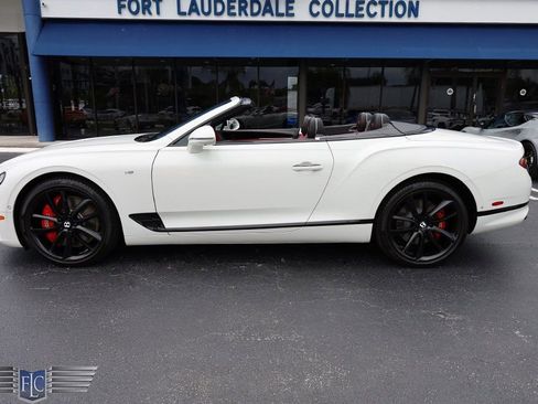 Used 2022 Bentley Continental GT V8 image 46