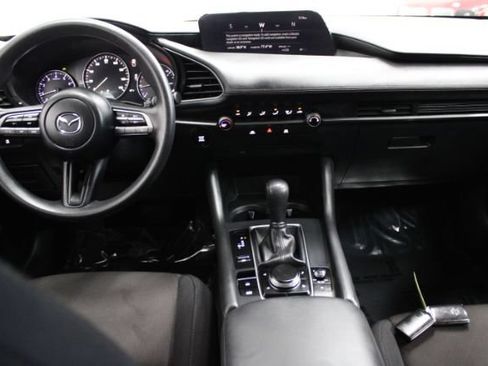 Used 2020 MAZDA MAZDA3 Sedan FWD image 2