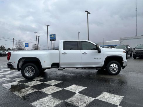 Used 2026 Chevrolet Silverado 3500 LT w/ All Star Edition image 2