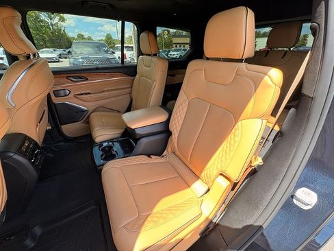 Used 2023 Jeep Grand Cherokee L Summit AWD/4WD image 27