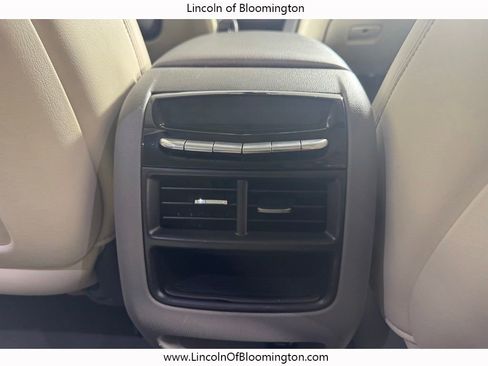 Used 2017 Cadillac XT5 Luxury w/ Driver Awareness Package AWD/4WD image 22