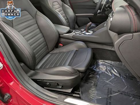 Used 2023 Alfa Romeo Giulia Estrema image 30