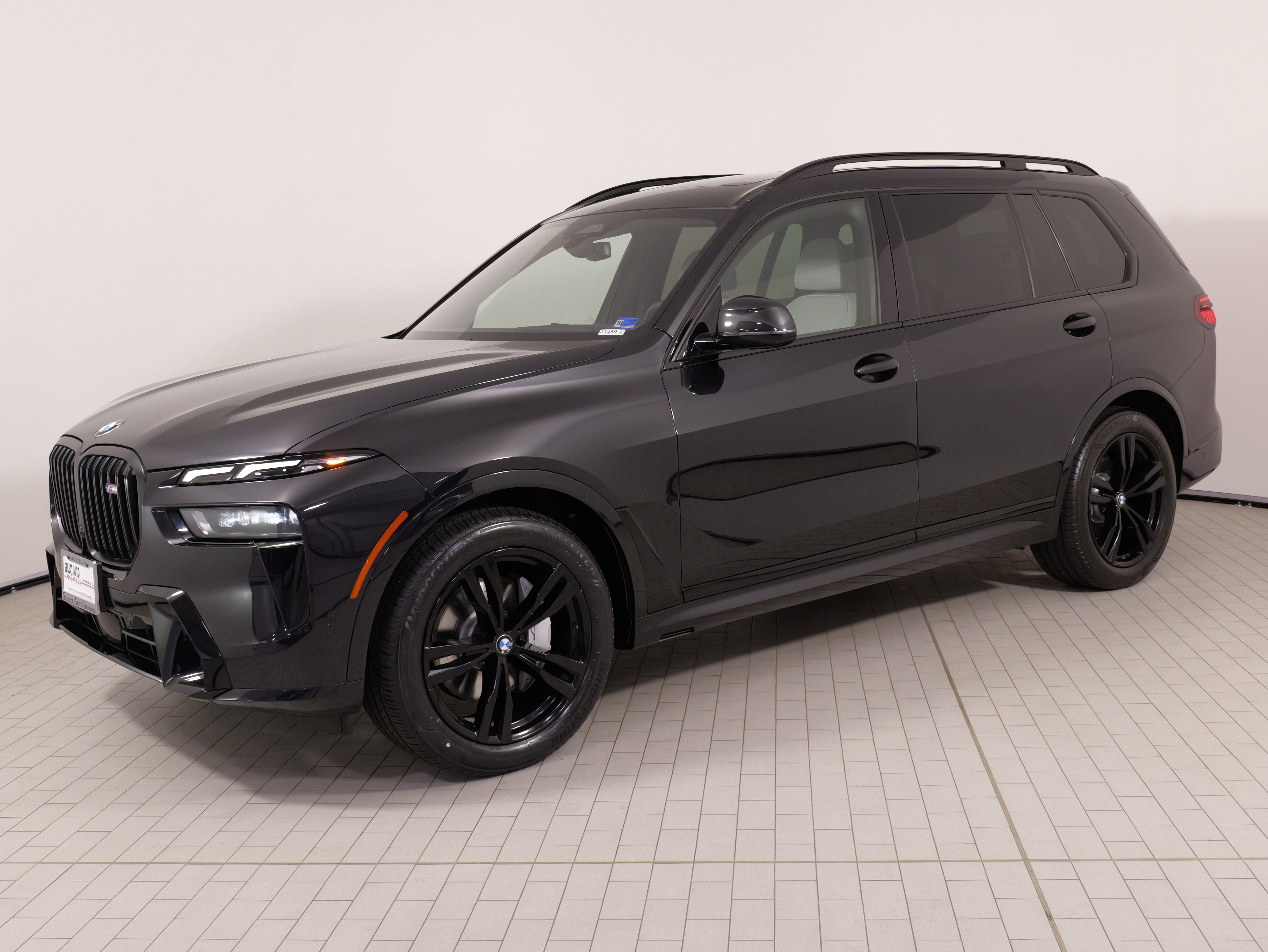 Used 2024 BMW X7 xDrive40i w/ M Sport Package AWD/4WD image 1
