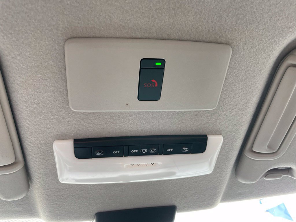 Used 2024 Nissan Kicks SR FWD image 37
