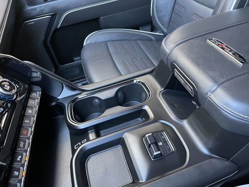 Used 2024 GMC Sierra 2500 AT4X image 18