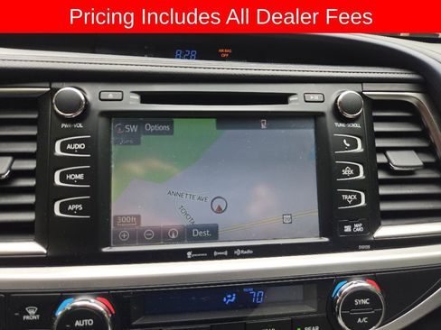 Used 2016 Toyota Highlander XLE AWD/4WD image 12