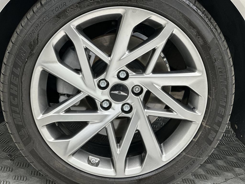 Used 2023 Genesis GV60 Advanced AWD/4WD image 10