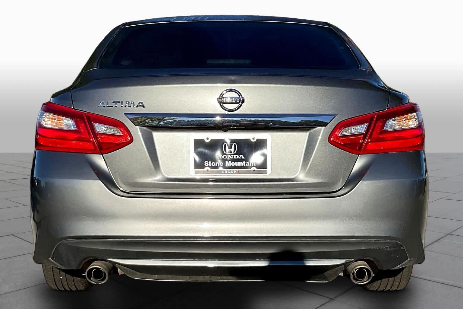 Used 2016 Nissan Altima 2.5 S w/ Power Driver Seat Package FWD image 5