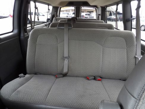 Used 2025 Chevrolet Express 3500 LT w/ LT Preferred Equipment Group RWD image 28