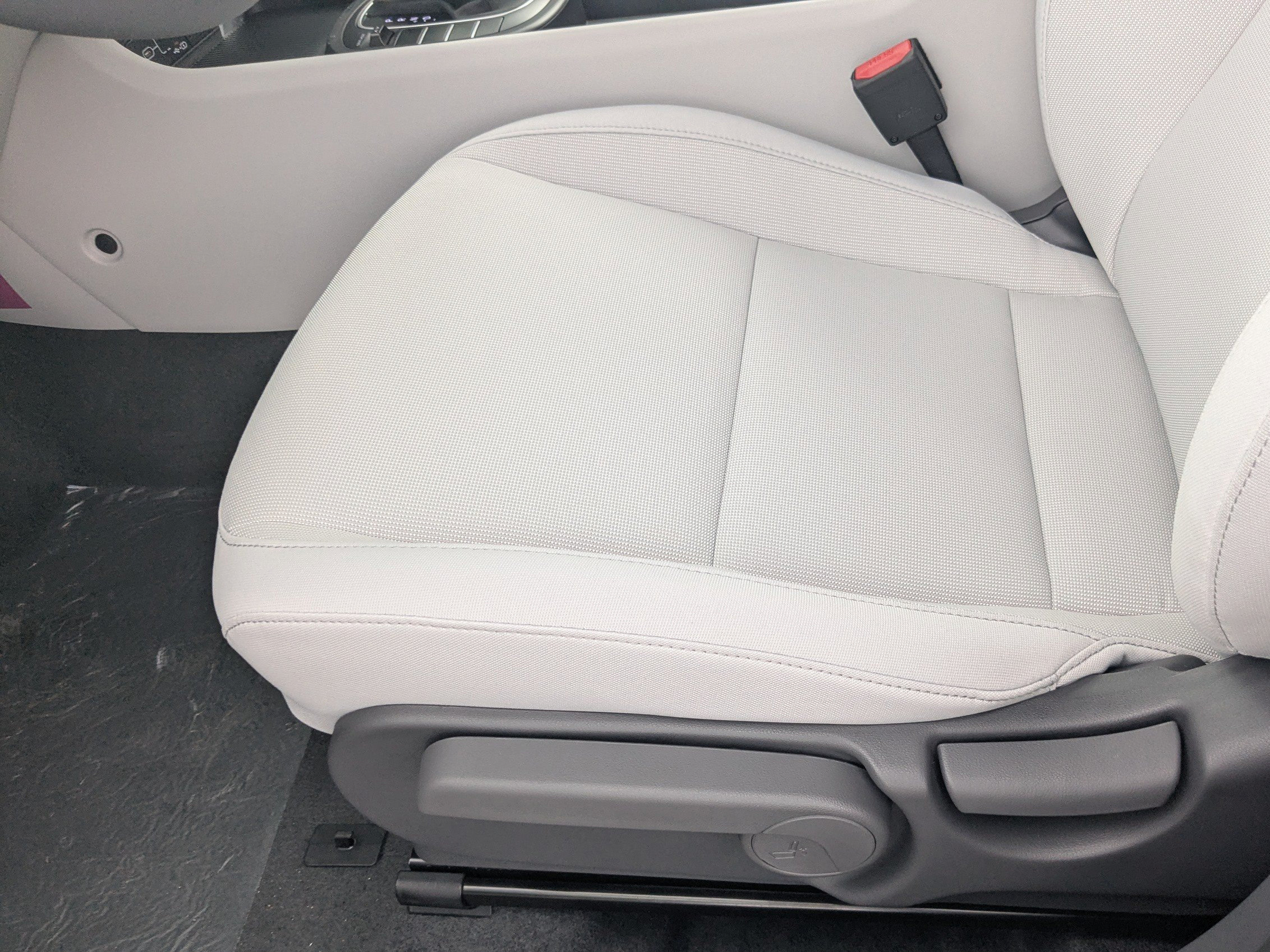 New 2027 Hyundai Kona SE FWD image 23
