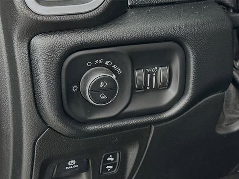 Used 2019 RAM 1500 Big Horn image 10