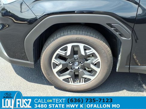 Used 2025 Subaru Forester Premium AWD/4WD image 31