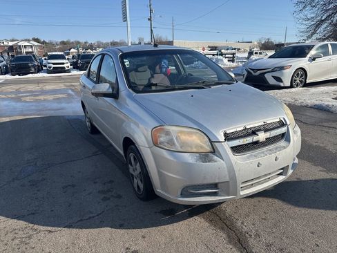 Used 2011 Chevrolet Aveo LT w/ Power and Convenience Package image 2
