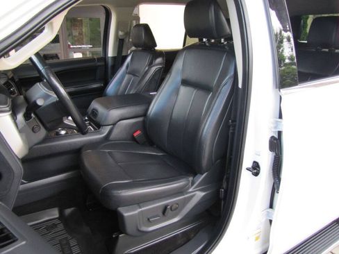 Used 2022 Ford Expedition XLT RWD image 15