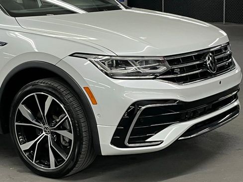 Used 2022 Volkswagen Tiguan SEL R-Line image 41