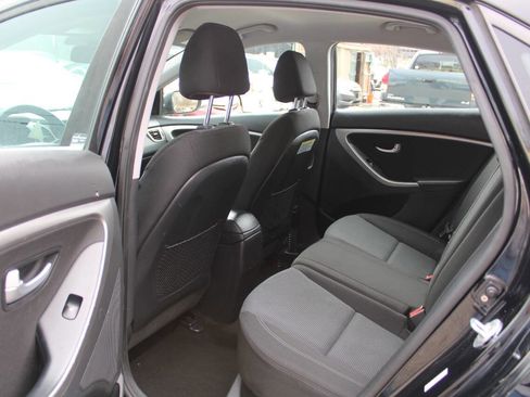 Used 2017 Hyundai Elantra GT FWD image 24