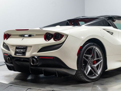 Used 2021 Ferrari F8 Tributo RWD image 19