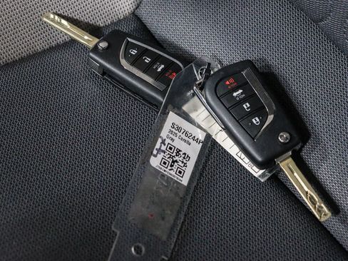 Certified 2025 Toyota Corolla LE FWD image 30