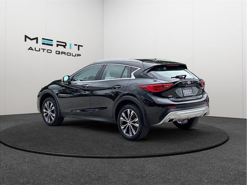 Used 2017 INFINITI QX30 Premium w/ Technology Package AWD/4WD image 7