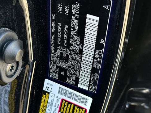 Used 2022 Toyota Highlander XLE AWD/4WD image 35