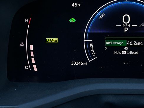 Used 2025 Toyota Camry LE image 37