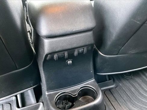 Used 2016 Jeep Wrangler Unlimited Sahara w/ Connectivity Group image 10