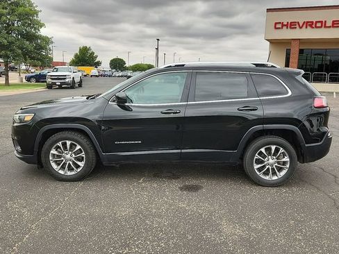 Used 2019 Jeep Cherokee Latitude Plus FWD image 2