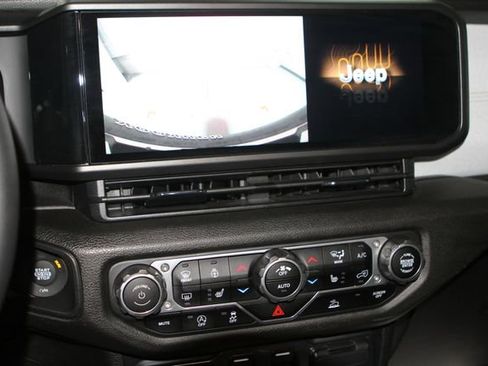 Used 2024 Jeep Wrangler Sport AWD/4WD image 20