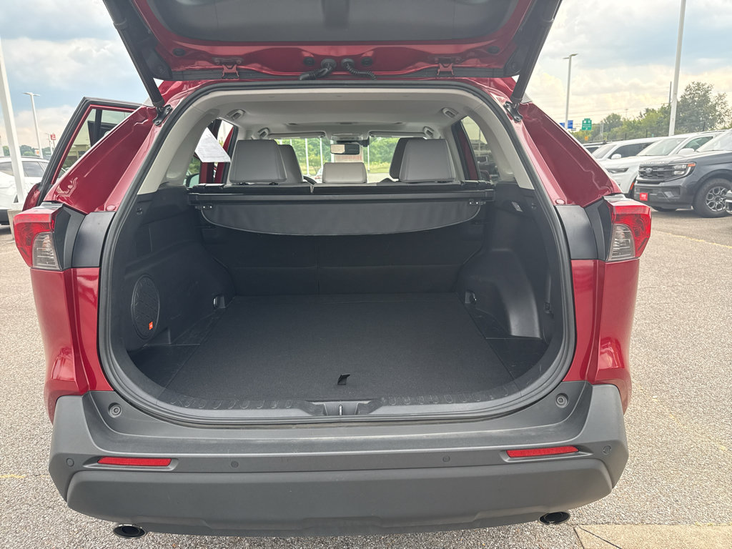 Used 2019 Toyota RAV4 XLE Premium w/ Advanced Technology Package AWD/4WD image 11