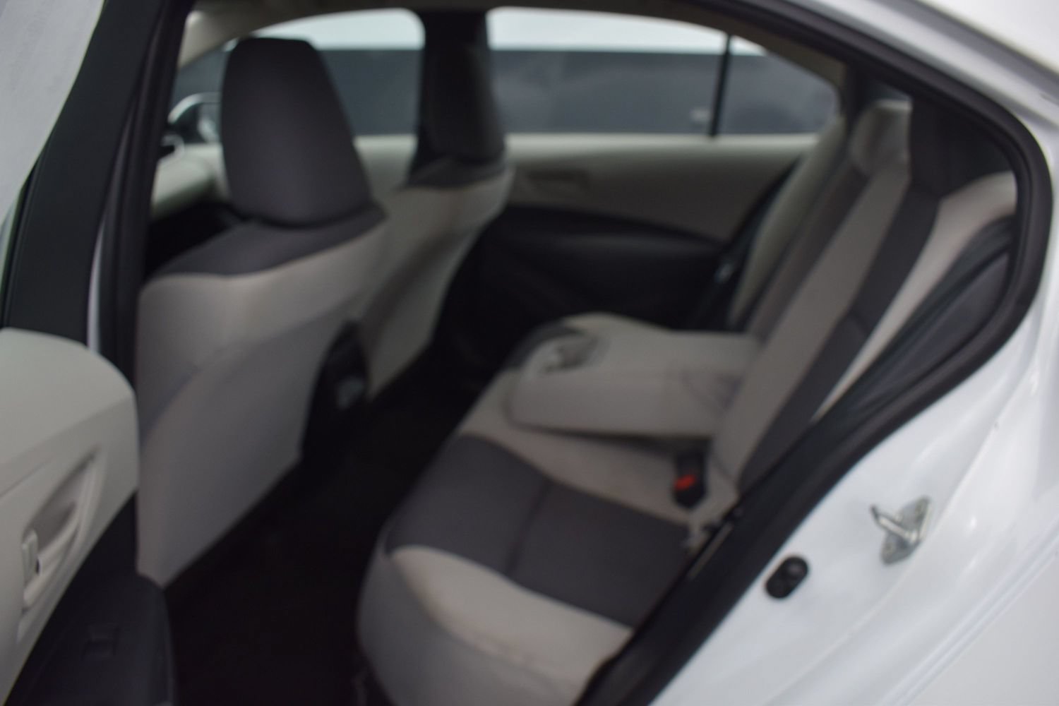 Used 2025 Toyota Corolla LE FWD image 12