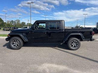 New 2025 Jeep Gladiator Sport video 2