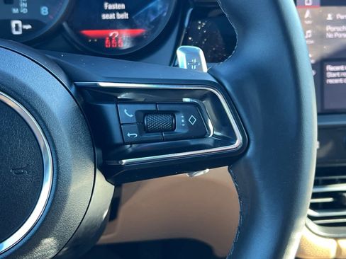 Used 2025 Porsche Macan image 20