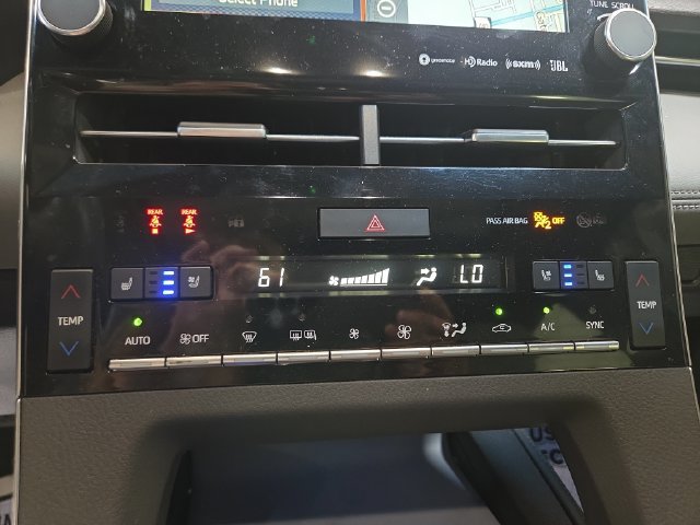 Used 2019 Toyota Avalon Limited w/ Advanced Safety Package FWD image 31