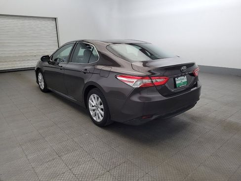 Used 2018 Toyota Camry LE image 5