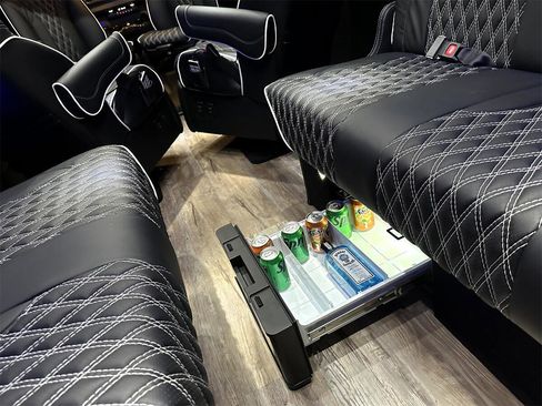 Used 2024 Mercedes-Benz Sprinter 3500 image 21