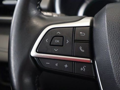 Used 2022 Toyota Highlander XLE image 17