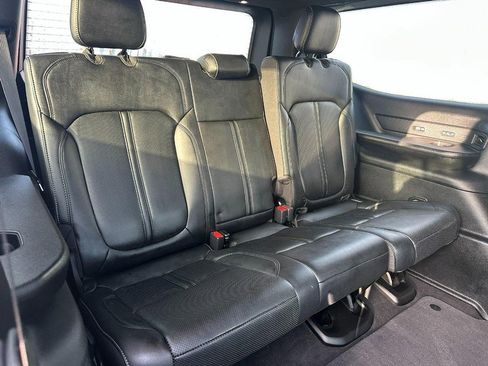 Used 2022 Jeep Wagoneer Series III w/ Premium Group I image 11