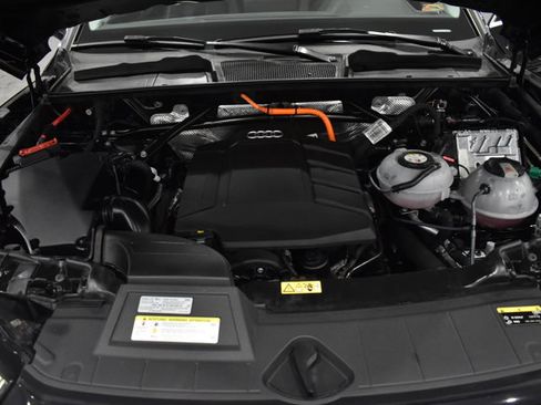 Used 2020 Audi Q5 e Premium Plus w/ Premium Plus Package image 37