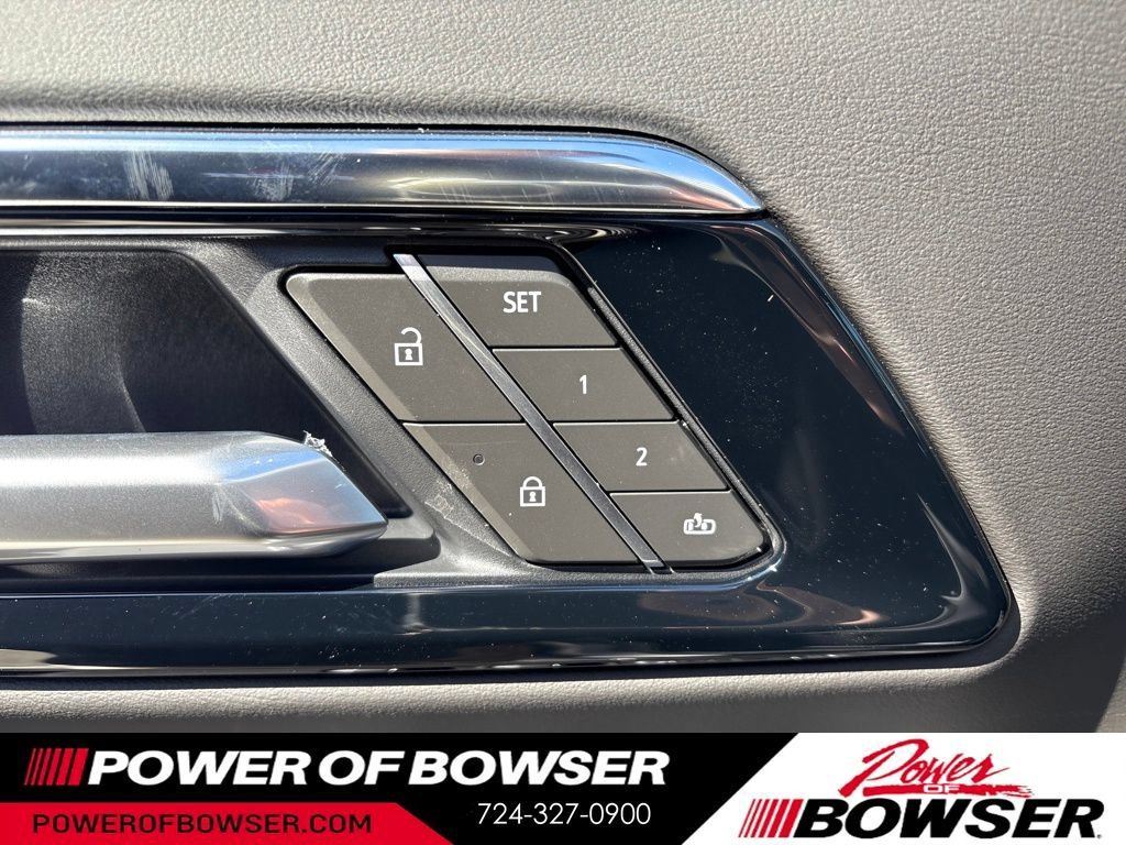 New 2026 Chevrolet Tahoe High Country AWD/4WD image 8