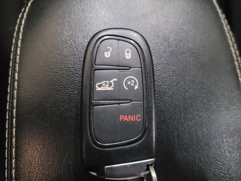 Used 2015 Jeep Cherokee Latitude w/ Comfort/Convenience Group AWD/4WD image 32